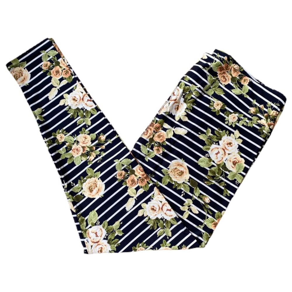 NWT black & white stripes & roses TC leggings